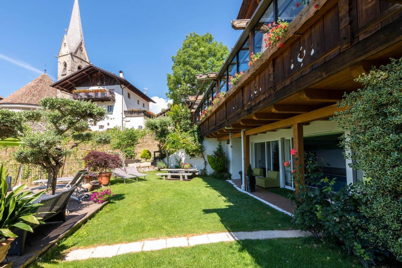 Hotel Moserhof Schenna Bagian luar foto